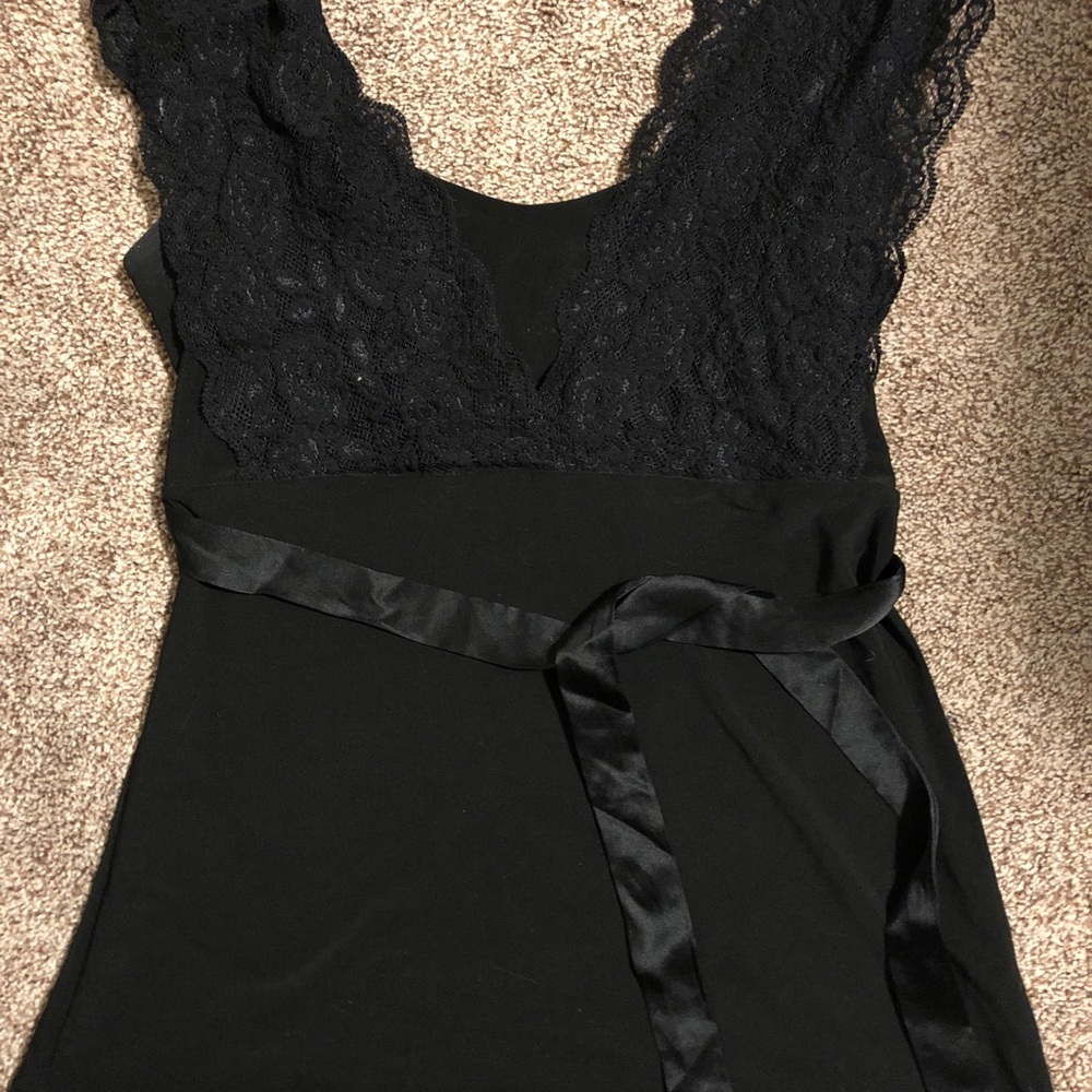 White House Black Market v neck lace top